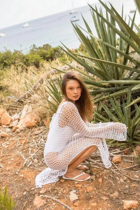 KATIE Χειροποίητο Πλεκτό Μακρυμάνικο Maxi Φόρεμα -Λευκό - Image 2