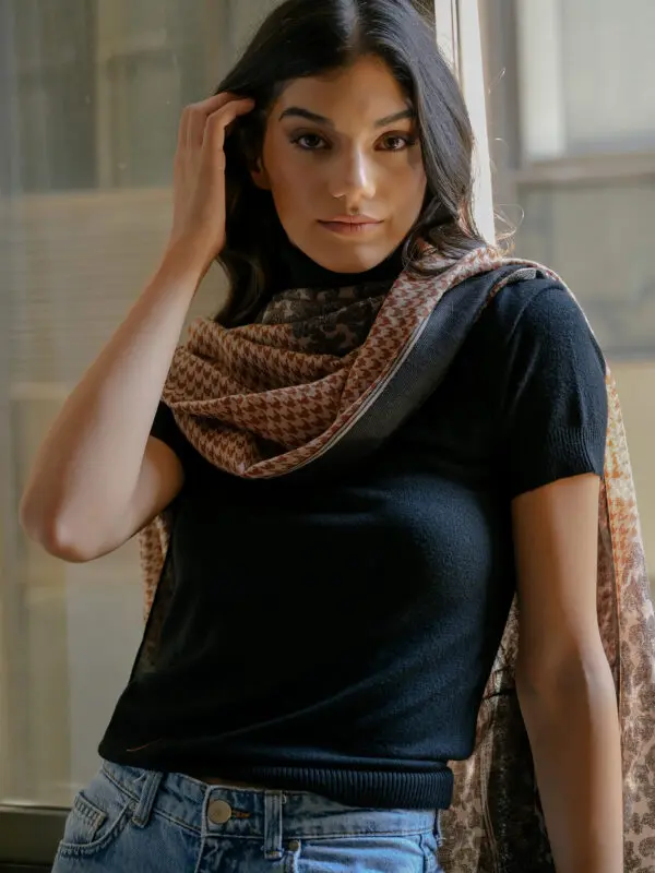 OUT OF FOCUS Ρεγιον Φουλάρι Με Σχέδια - Image 3