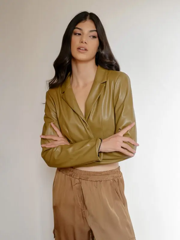 THAT GIRL Long-Sleeved Crop Top - Cardigan Eco Leather With Ropes - Image 3