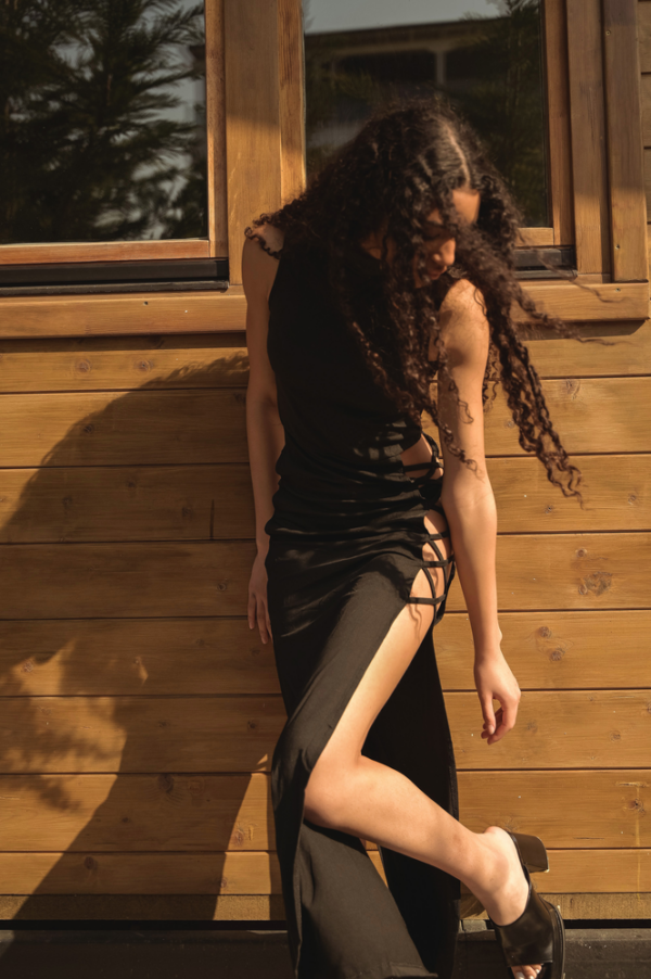 ENTICE ME Sleeveless Maxi Dress With High Neck And Details - Laces