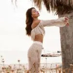 ZETA Handmade Long-Sleeved Crochet Top With Fringes -White - Image 2