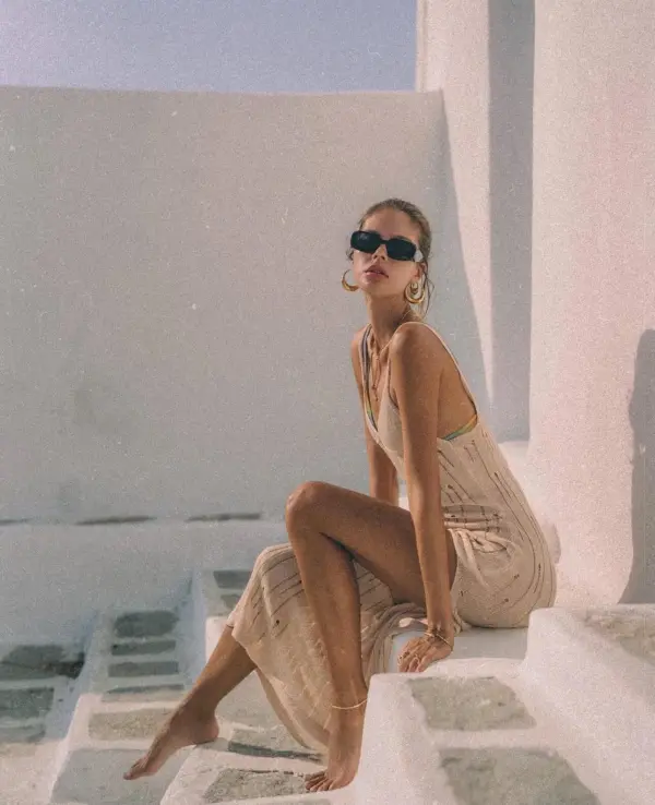 ELEVATED LOOK Maxi Πλεκτό Φόρεμα Με Τιράντες Και Σκίσιμο Στο Πλάι - Image 9