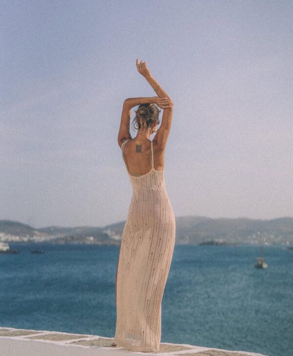 ELEVATED LOOK Maxi Πλεκτό Φόρεμα Με Τιράντες Και Σκίσιμο Στο Πλάι - Image 8