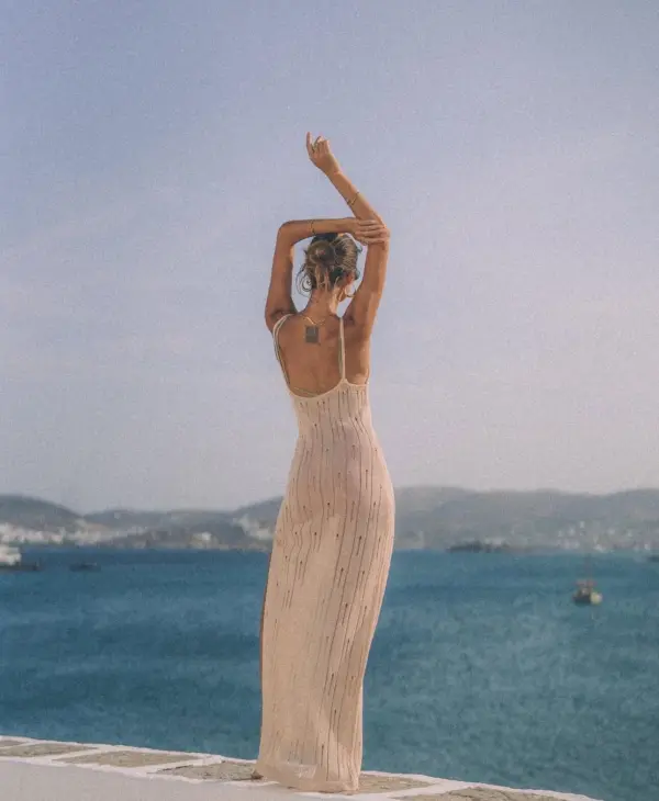 ELEVATED LOOK Maxi Πλεκτό Φόρεμα Με Τιράντες Και Σκίσιμο Στο Πλάι - Image 8