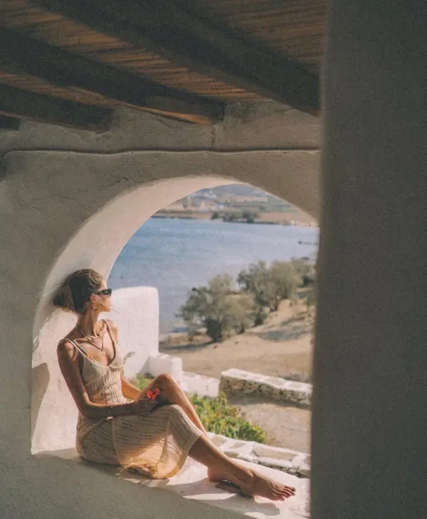 ELEVATED LOOK Maxi Πλεκτό Φόρεμα Με Τιράντες Και Σκίσιμο Στο Πλάι - Image 5