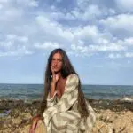 Δίχρωμο Πλεκτό Maxi Μακρυμάνικο Φόρεμα-Καφτάνι Με Διάτρητες Λεπτομέρειες- Μπεζ - Image 3