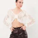 Μακρυμάνικο Δαντελένιο Τοπ Με Λεπτομέρεια Τριαντάφυλλο Στο Μπούστο