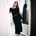 Midi Μακρυμάνικο Φόρεμα Με Άνοιγμα Στη Μέση Και Λεπτομέρειες Από Κορδόνια