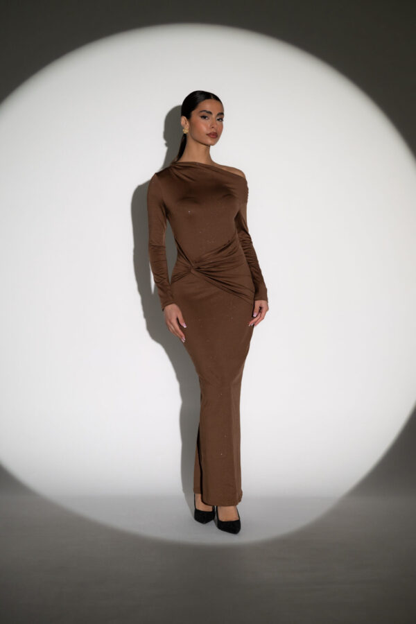 Maxi Long Sleeve Dress With Dropped Shoulder And Knot Detail Decorated With Glitter- Brown - Image 2