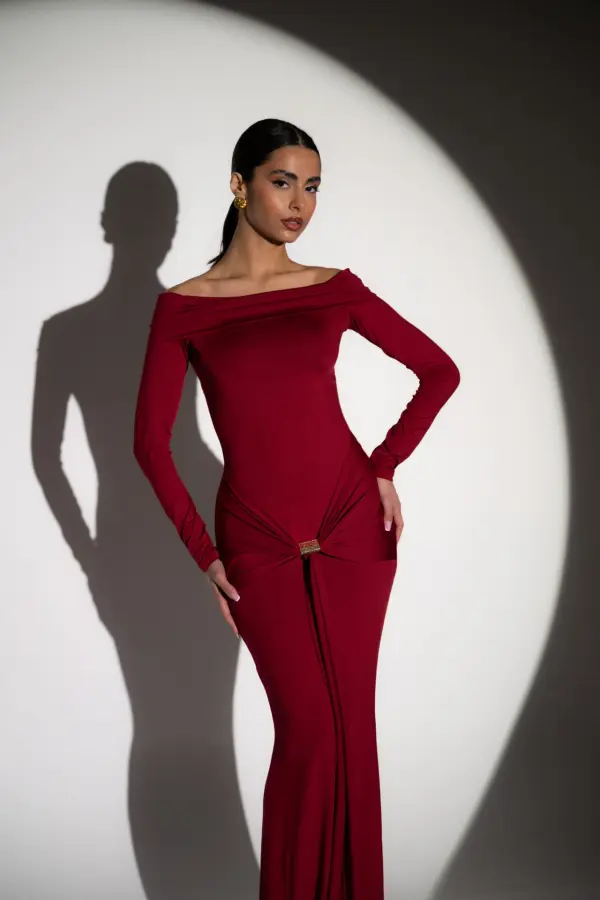 Maxi Long Sleeve Dress With Dropped Shoulders And Straps Decorated With Gold Detail - Burgundy
