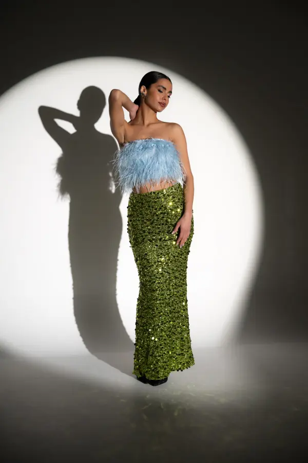 FEATHER TOUCH Strapless Top Decorated With Feathers - Light Blue - Image 6