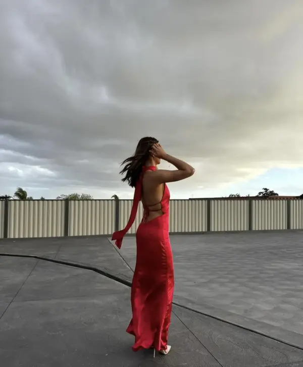 Maxi Dress With Open Back, Neck Tie And Satin Look -Red - Image 2