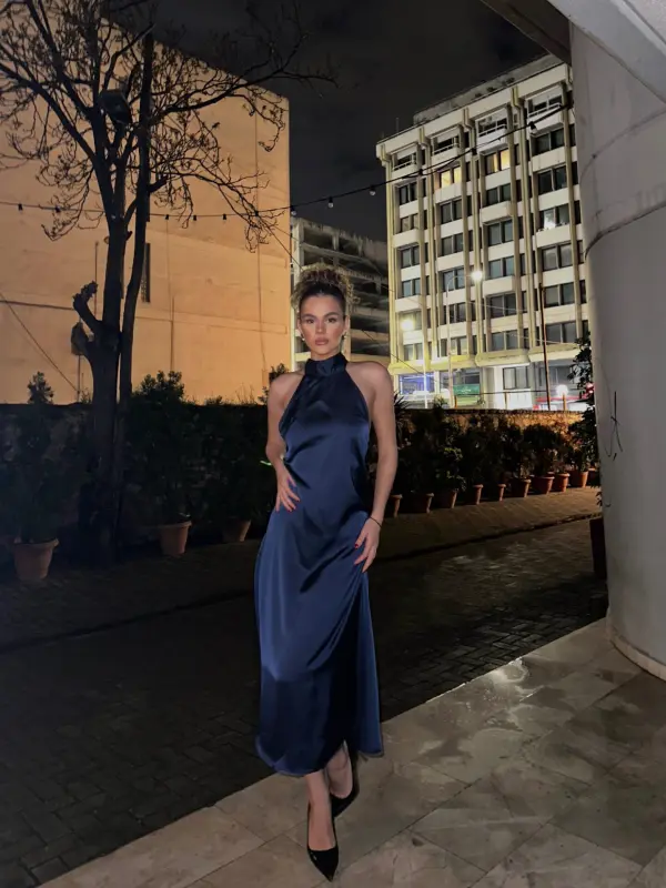 Midi Dress Tied At The Neck With Open Back -Blue - Image 4