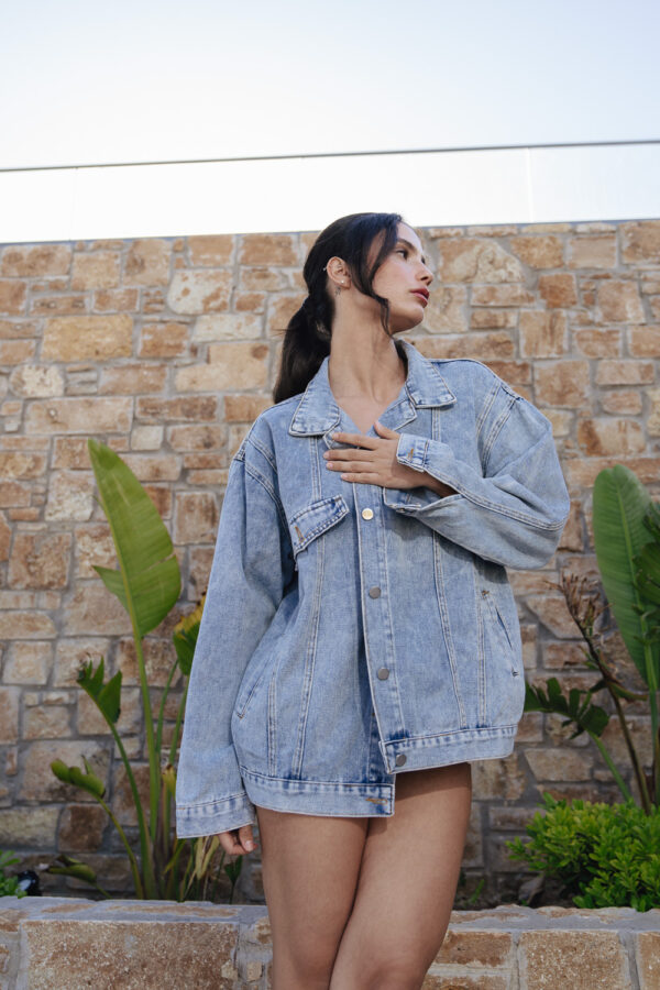 Denim Oversized Τζάκετ Διακοσμημένο Με Πλεκτό Μάτι Με Κρόσσια - Image 5