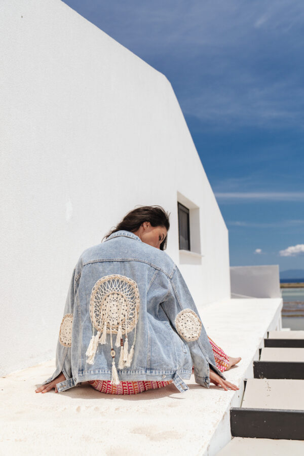 Denim Oversized Τζάκετ Διακοσμημένο Με Πλεκτές Ονειροπαγίδες Κορδόνια ,Φουντίτσες Και Κοχύλια