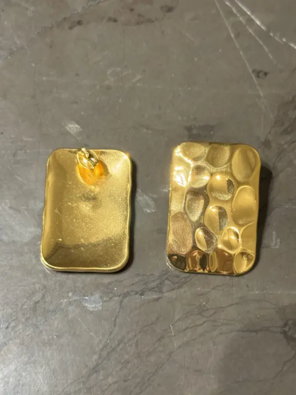 Rectangular Earrings With Embossed Circles - Image 3