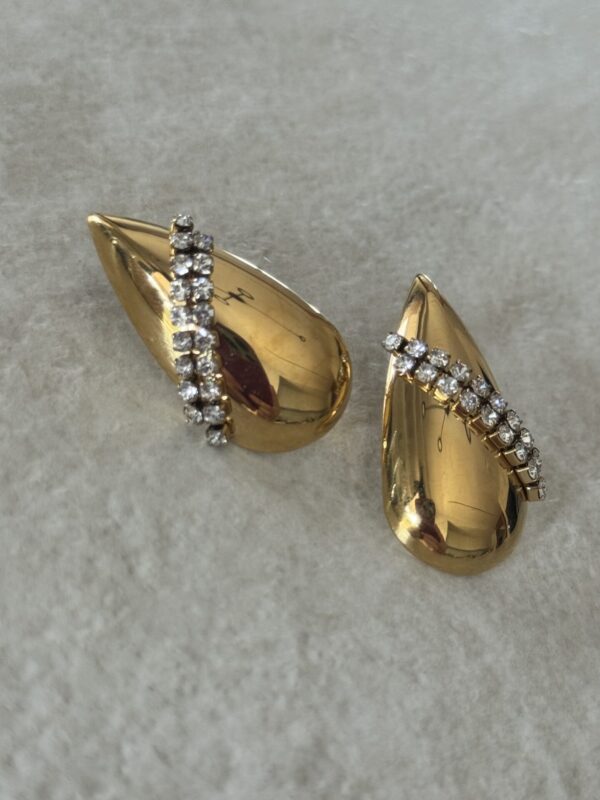 Teardrop-Shaped Steel Earrings With Rhinestones