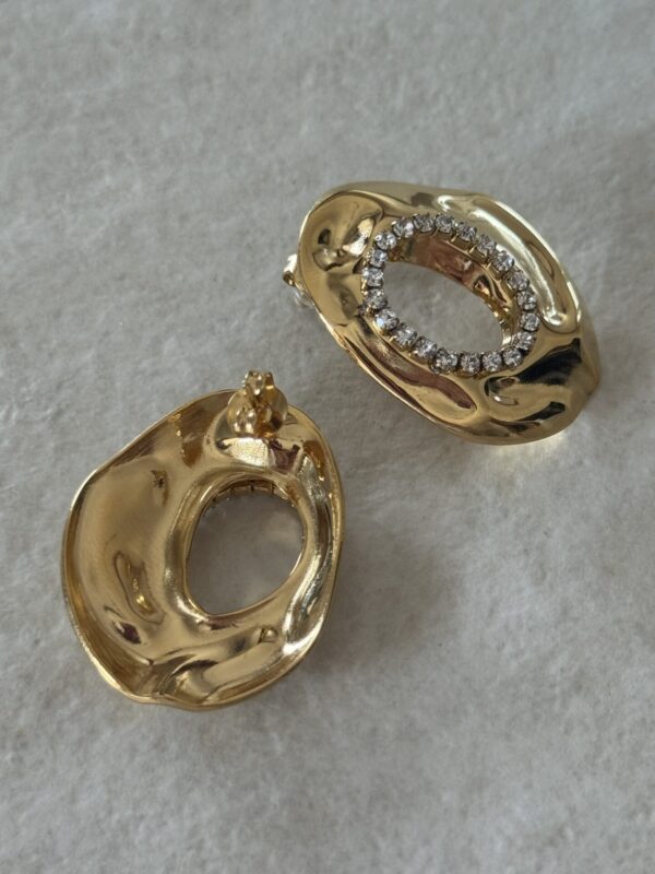 Embossed Earrings With Opening In The Middle And Rhinestones - Image 2