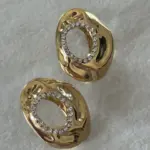 Embossed Earrings With Opening In The Middle And Rhinestones