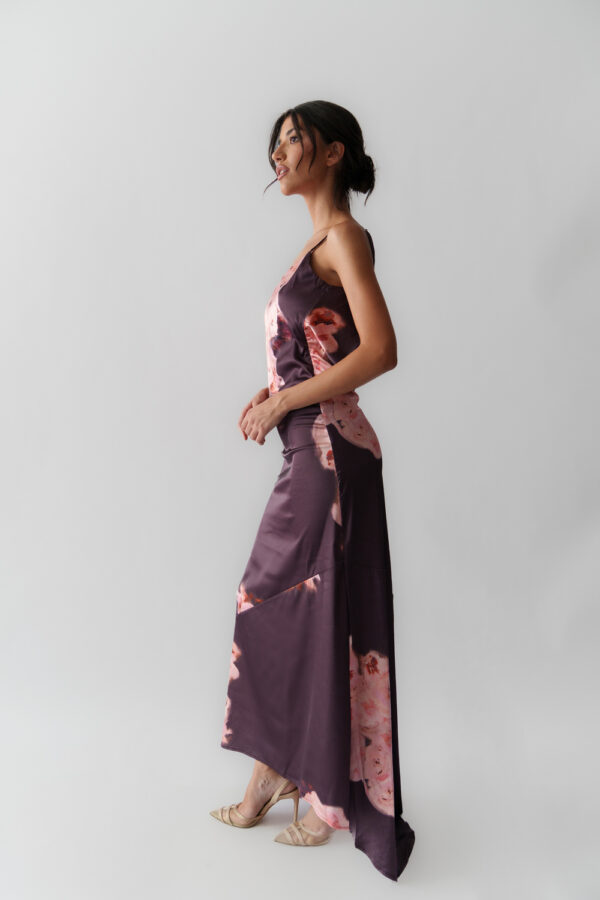 Maxi Dress With Draped Open Back And Decorated Flowers - Image 4