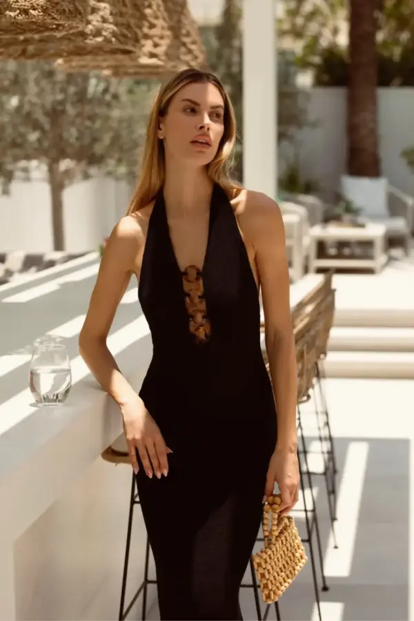 Maxi Πλεκτό Φόρεμα Με Ανοιχτή Πλάτη Και Λεπτομέρειες Στο Μπούστο-Μαύρο - Image 2