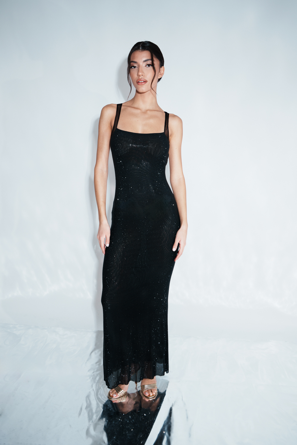 Maxi Φόρεμα Διακοσμημένο Με Στρασάκια Και Διαφανείς Τιράντες-Μαύρο - Image 2